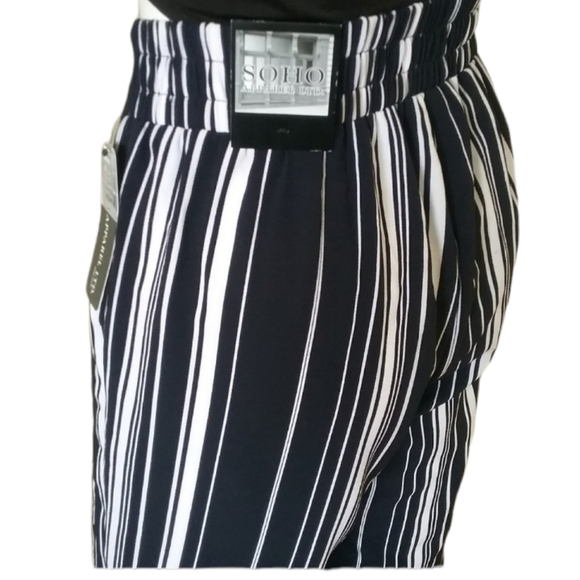 Soho Apparel Knit Pants in Medium - Picture 5 of 7